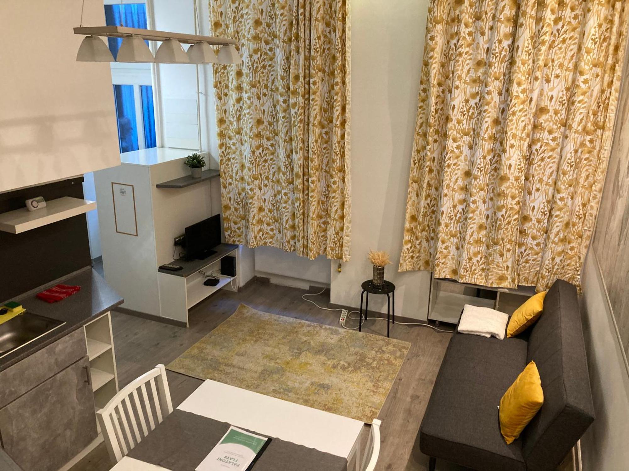 Appartamento Palatoni Flat In Budapest City Center Esterno foto